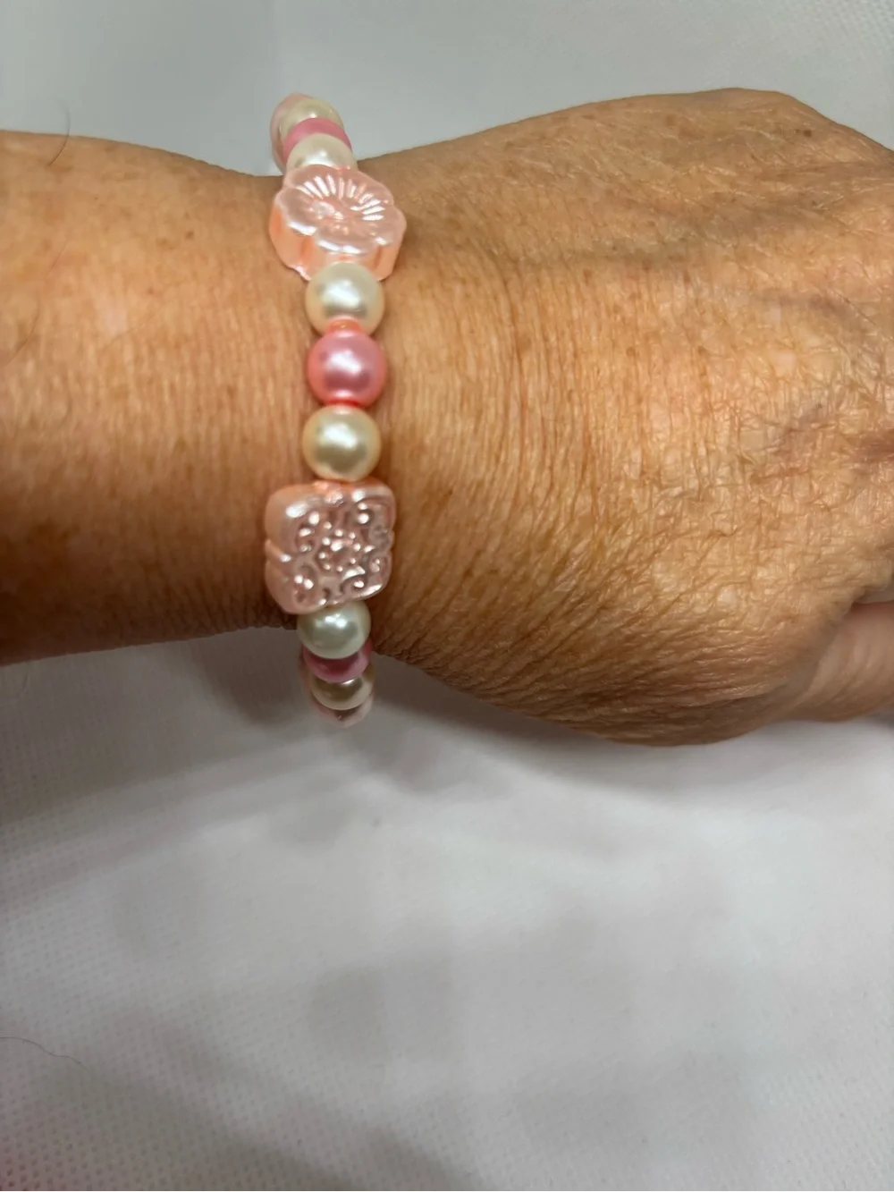 Hand Crafted premium glass Pink and white Pearl & Floral Bead Stretch Bracelet